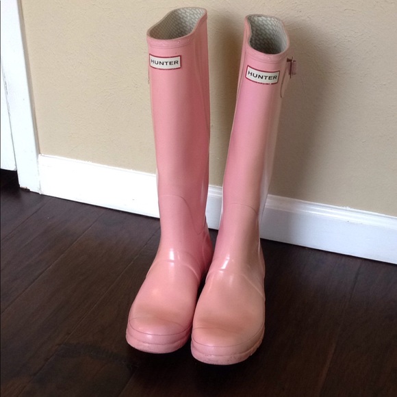 pale pink hunter boots